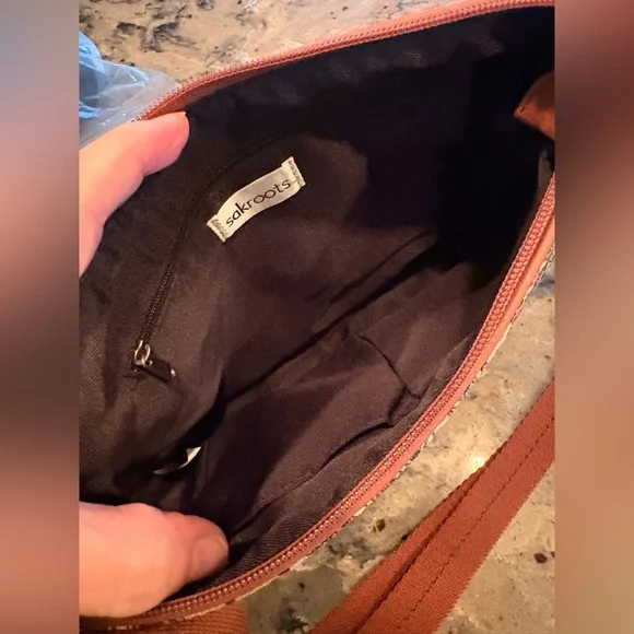 NWT Sakroots Artists Circle Crossbody, Charcoal Owl - Picture 11 of 12